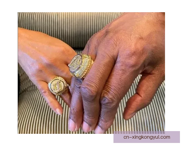 传奇魔术师湖人生涯收获11枚戒指